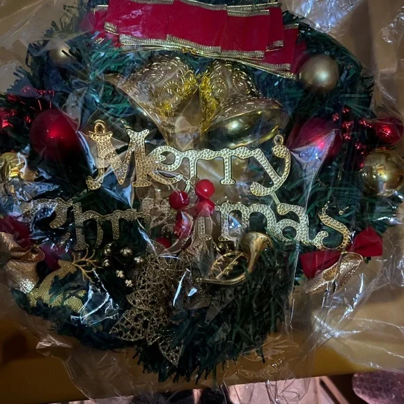 New in Packaging Festive Red and Gold Holiday “Merry Christmas” Wreath - Picture 2 of 5